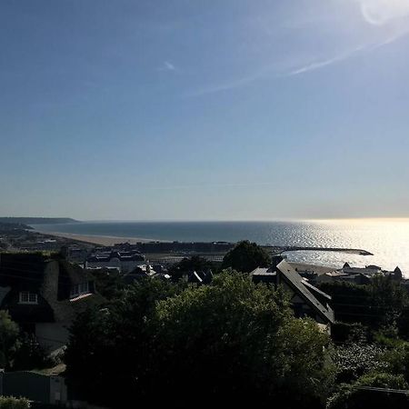 Appartement Avec Vue Imprenable Sur La Mer Трувиль-сюр-Мер Экстерьер фото